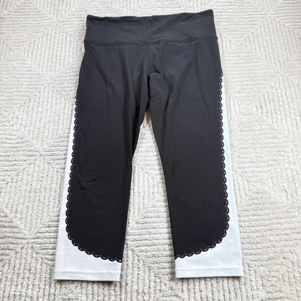 Athleta Elation Scallop Capri Women L Black White Yoga Leggings Pilates Gym Chic